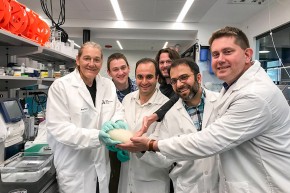 Rothblatt and the team at United Therapeutics’ Organ Manufacturing Group, holding a 3D printed lung 