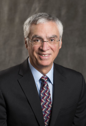 Portrait of Bob Perciasepe, President of the Center for Climate and Energy Solutions